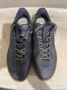 lululemon athletica Men's Black Sneakers with Gum Sole